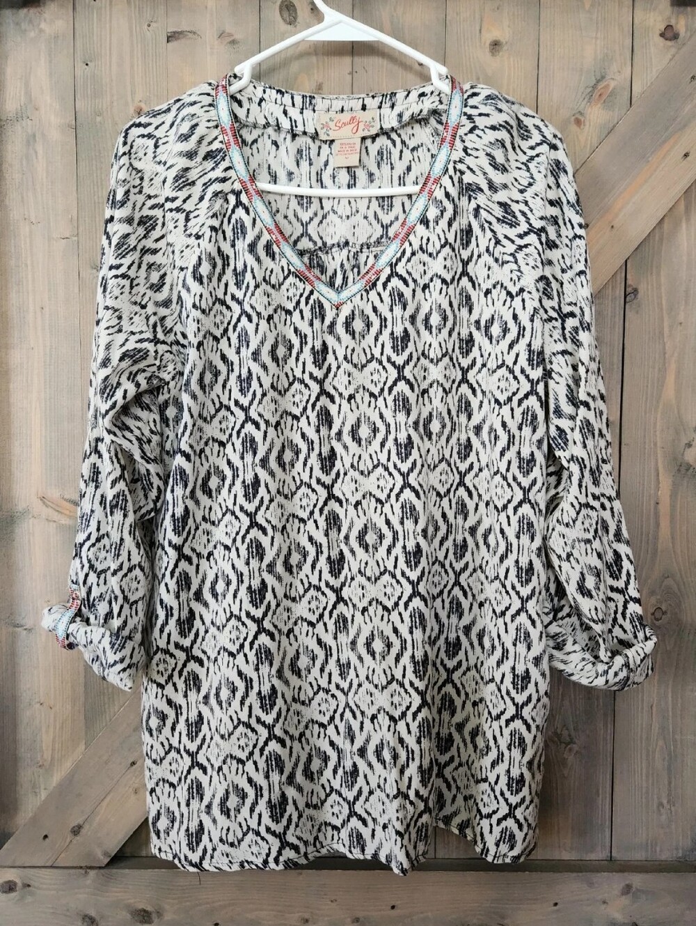 Scully Embroidered Roll Tab Sleeve Top Size Medium